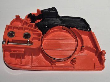 Кришка шини в зборі для бензопили Hus 235, 236, 240 CL-H240-ASSY фото