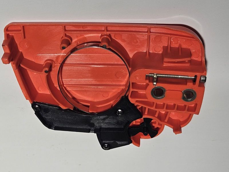Кришка шини в зборі для бензопили Hus 235, 236, 240 CL-H240-ASSY фото